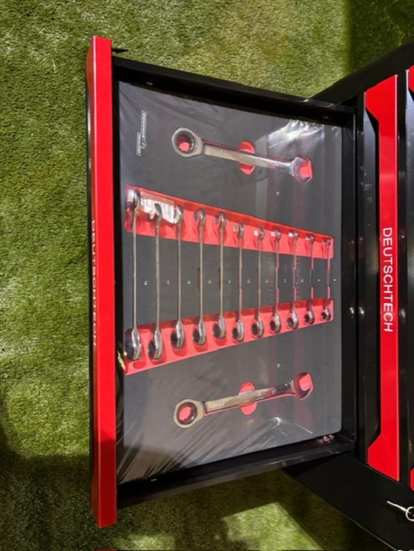 Deutch tech tool box 286 piece brand new been on display no box no bits missing nothing faulty or - Image 7 of 15