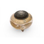 A FINE JAPANESE SATSUMA KORO SIGNED  研山 (POSSIBLY KENZAN) UNDER THE SATSUMA SHIMAZU MARK.  MEIJI