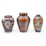 THREE JAPANESE IMARI JARS EDO / MEIJI PERIOD, 18TH / 19TH CENTURY decorated in the typical palette