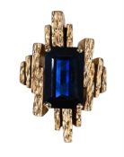DOUGLAS TOWERS & CO., A SAPPHIRE DRESS RING