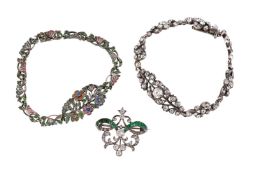 A SMALL COLLECTION OF EARLY 20TH CENTURY PASTE SET JEWELLERY