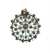 AN EMERALD BROOCH/PENDANT