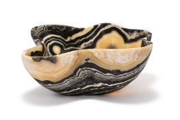 A BANDED AGATE FRUIT BOWL, MODERN