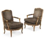 A PAIR OF GEORGE SMITH 'LOUIS' ARMCHAIRS, OF RECENT MANUFACTURE