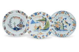 A LONDON DELFT POLYCHROME PLATE LAMBETH, THIRD QUARTER 18TH CENTURY