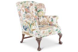 A MAHOGANY WING ARMCHAIR ENGLISH, EARLY 20TH CENTURY