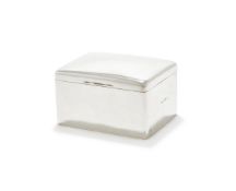 AN EDWARDIAN RECTANGULAR SILVER TABLE BOX