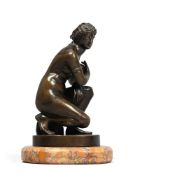 AFTER THE ANTIQUE, A BRONZE FIGURE OF THE MEDICI CROUCHING VENUS, ITALIAN, 19TH CENTURY