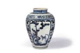A JAPANESE BLUE AND WHITE ARITA VASE, EDO PERIOD, CIRCA 1680