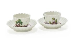 A PAIR OF CHELSEA PORCELAIN TEA BOWLS AND SAUCERS, CIRCA 1750-53
