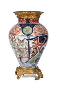 A JAPANESE IMARI AND ORMOLU MOUNTED VASE, EDO PERIOD, 18TH CENTURY
