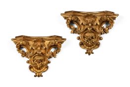A PAIR OF CARVED GILTWOOD AND GESSO WALL BRACKETS, IN LOUIS XV STYLE, SECOND HALF 19TH CENTURY