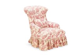 AN EDWARDIAN WALNUT FRAMED SLIPPER CHAIR, EARLY 20TH CENTURY