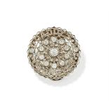 AN EARLY 20TH CENTURY DIAMOND BROOCH