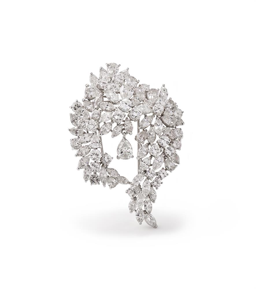 A DIAMOND BROOCH