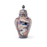 A LARGE JAPANESE ARITA VASE AND COVER, EDO PERIOD, LATE 17TH CENTURY