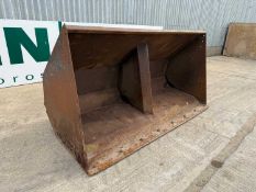 9 Ft High Tip Bucket With Volvo Brackets