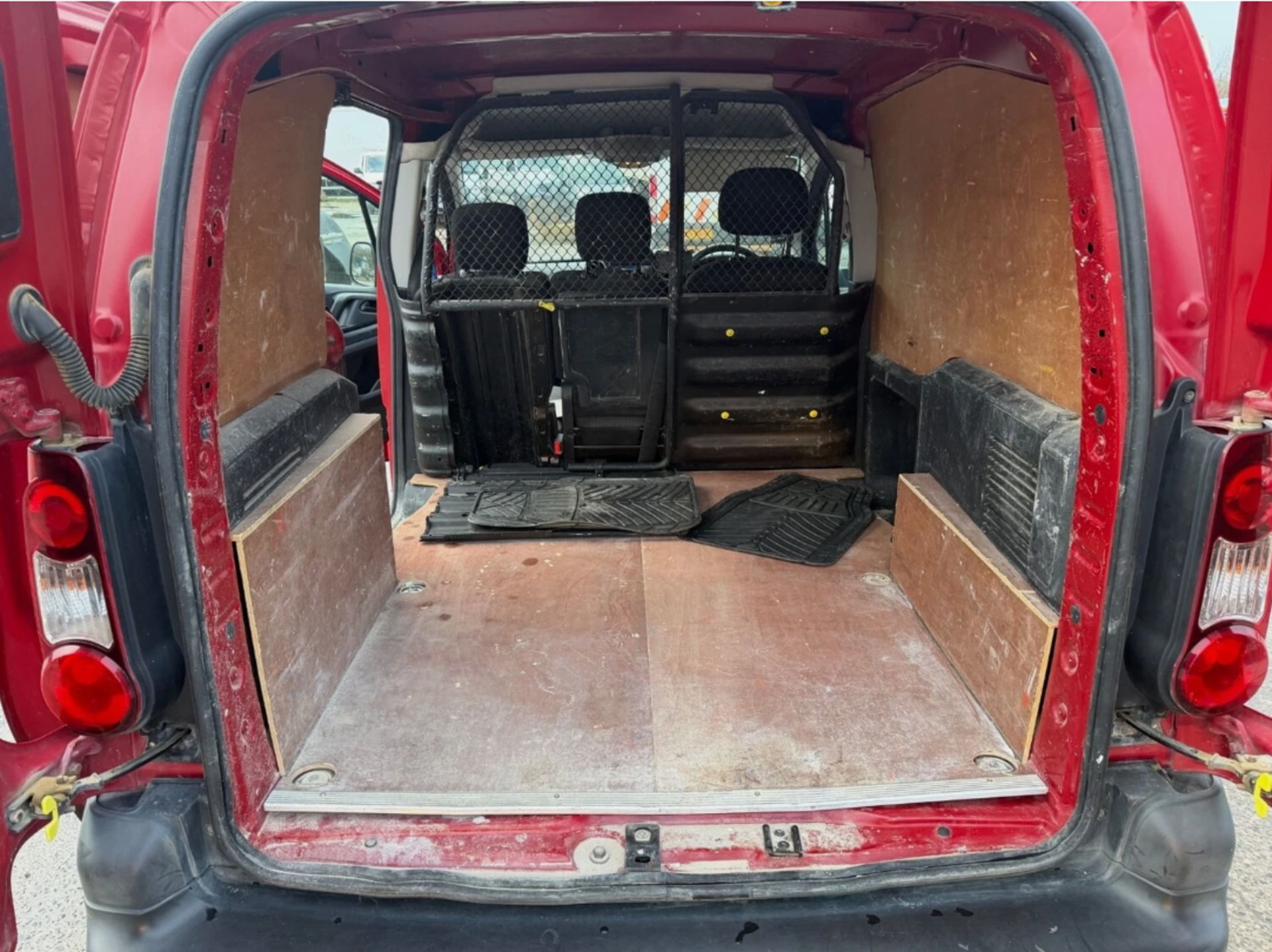 **(ONLY 96K MILEAGE)** 2017/17 PEUGEOT PARTNER PROFESSIONAL EURO 6 ULEZ FREE - Image 12 of 14