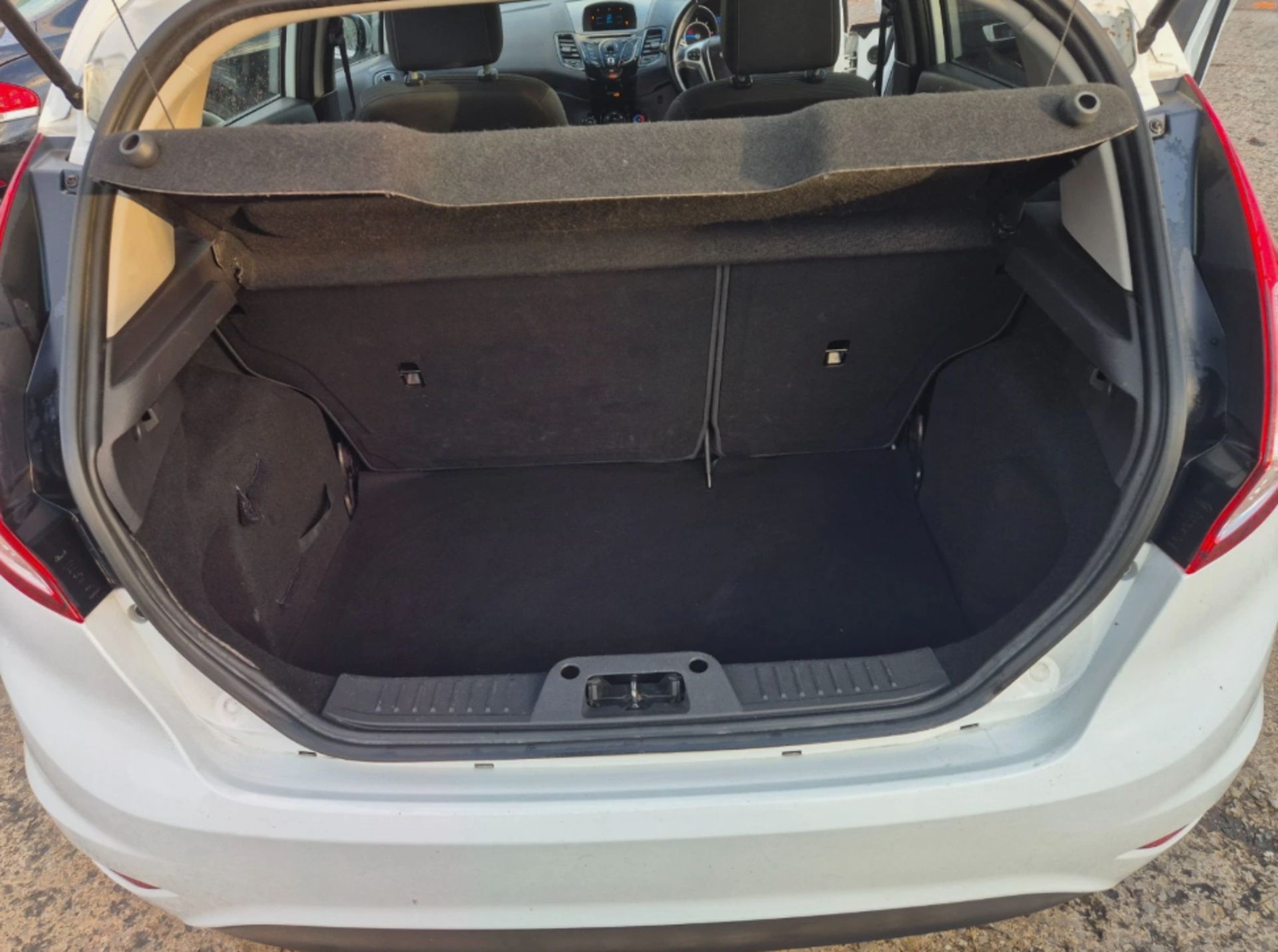 FORD FIESTA 1.5 TDCI ZETEC – 2013>>--NO VAT ON HAMMER--<< - Image 12 of 16