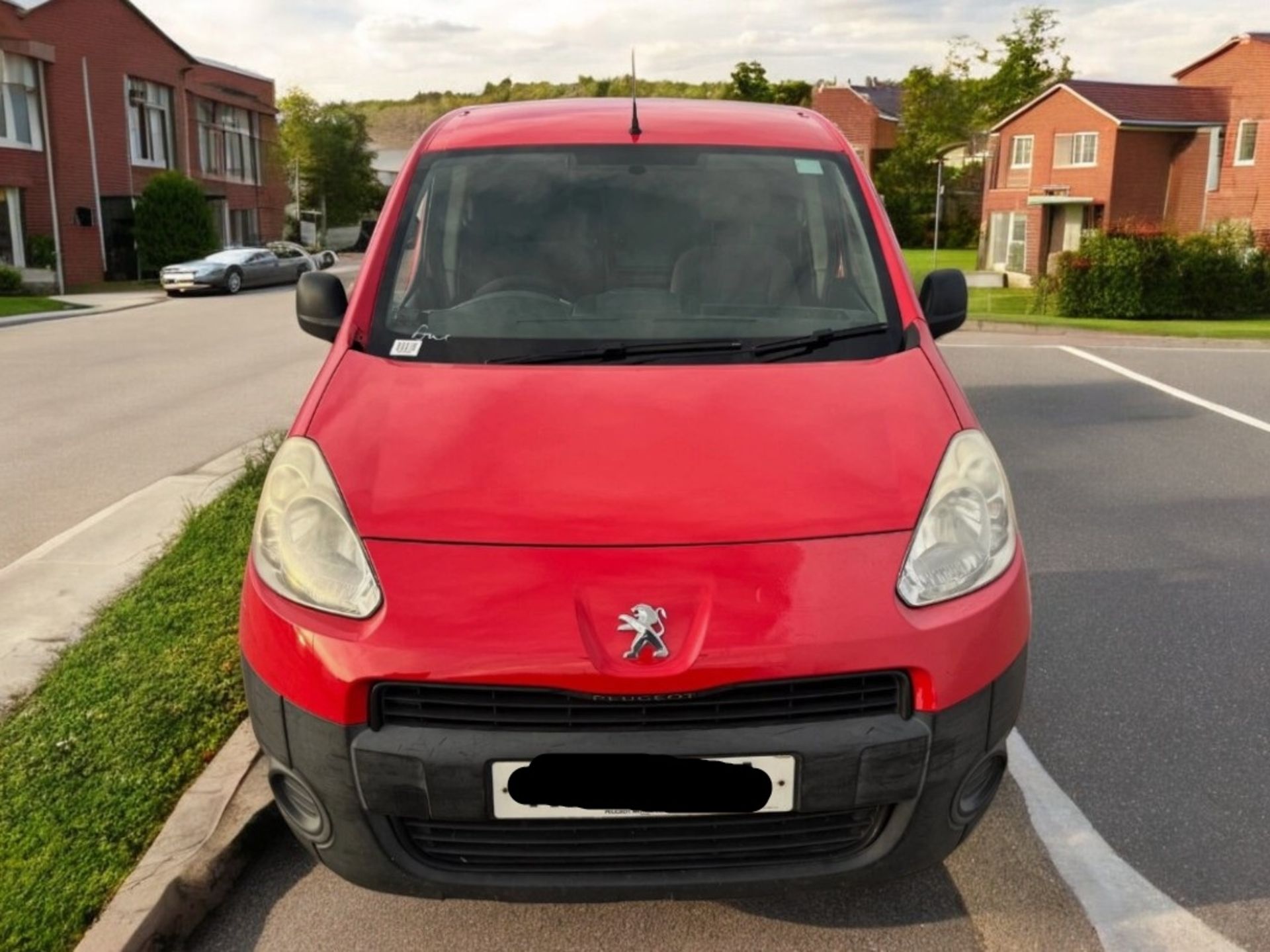 **(ONLY 116K MILEAGE)** 2012 PEUGEOT PARTNER 625 S 1.6 HDI PANEL VAN – DIESEL – MANUAL – RED - Image 2 of 16