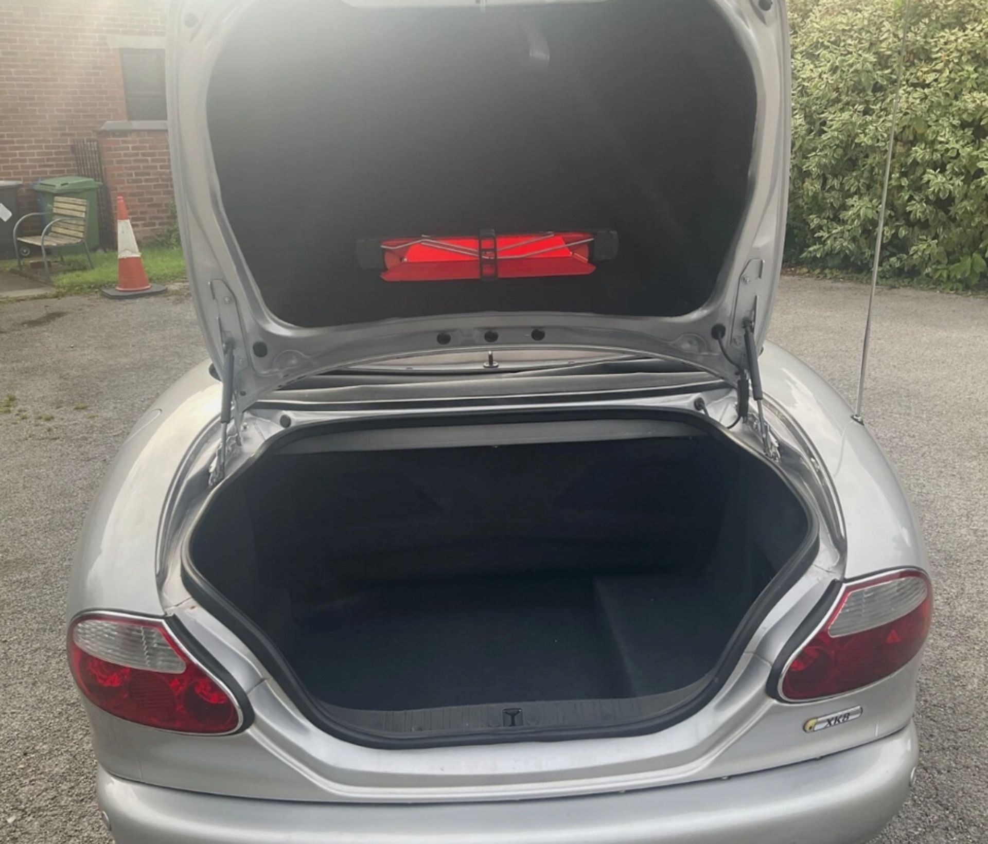 **(ONLY 106K MILEAGE)** 2003 JAGUAR XK8 4.2 CONVERTIBLE AUTOMATIC>>--NO VAT ON HAMMER--<< - Image 18 of 21