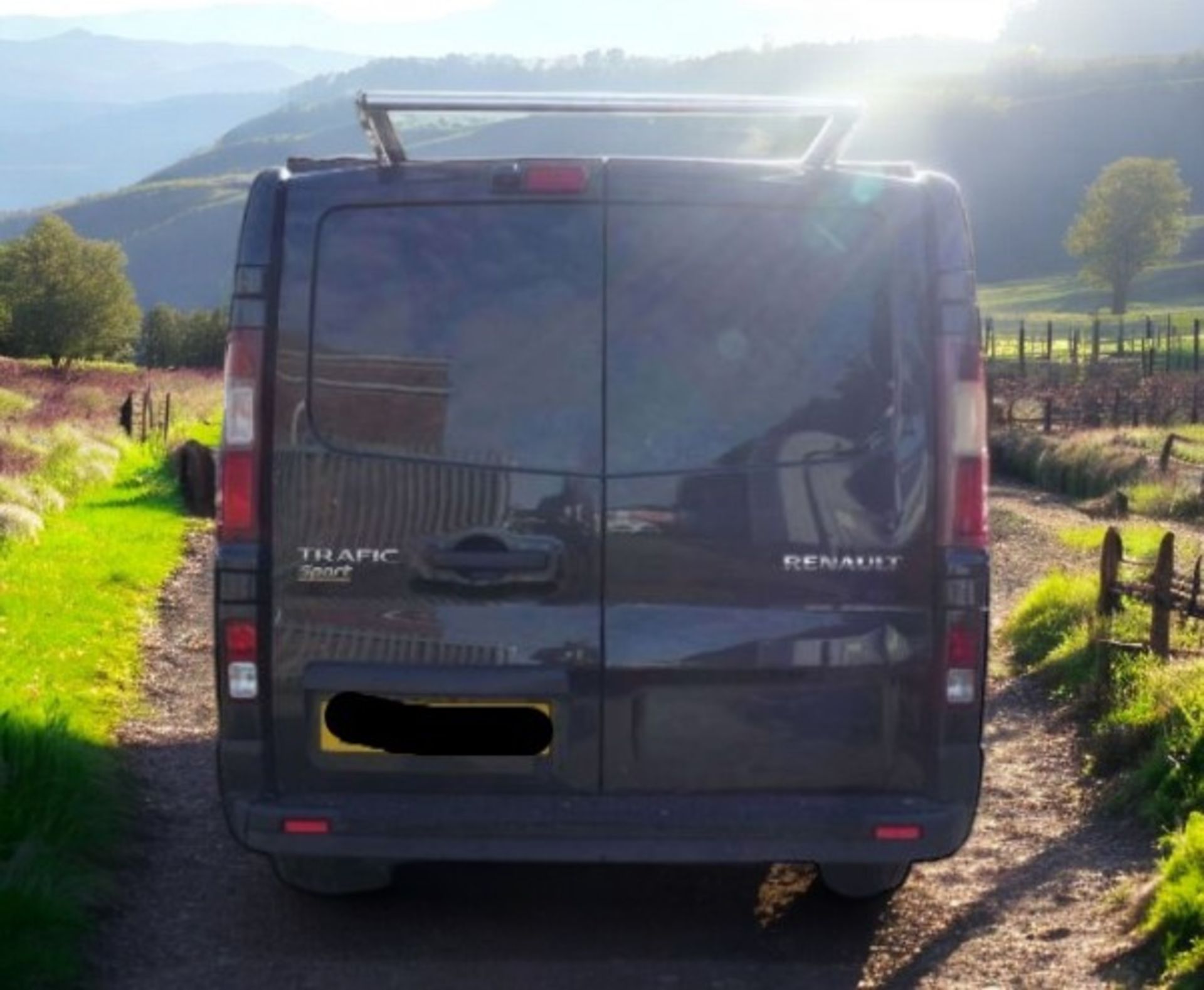 2017 RENAULT TRAFIC LL29 SPORT NAV ENERGY DCI – LWB – 97K – BLACK - Image 5 of 13