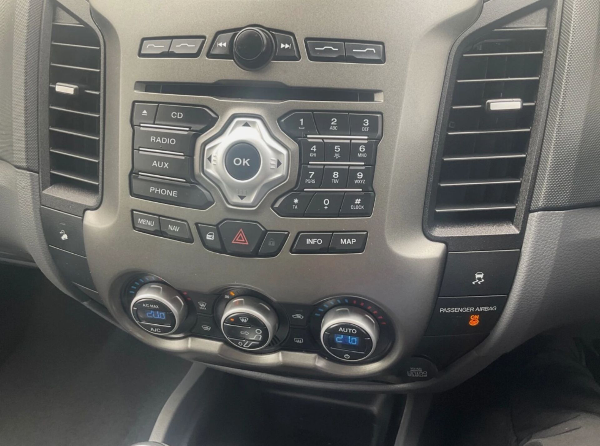 **(ONLY 80K MILEAGE)** 2013 FORD RANGER LIMITED 4X4 TDC - Image 16 of 17