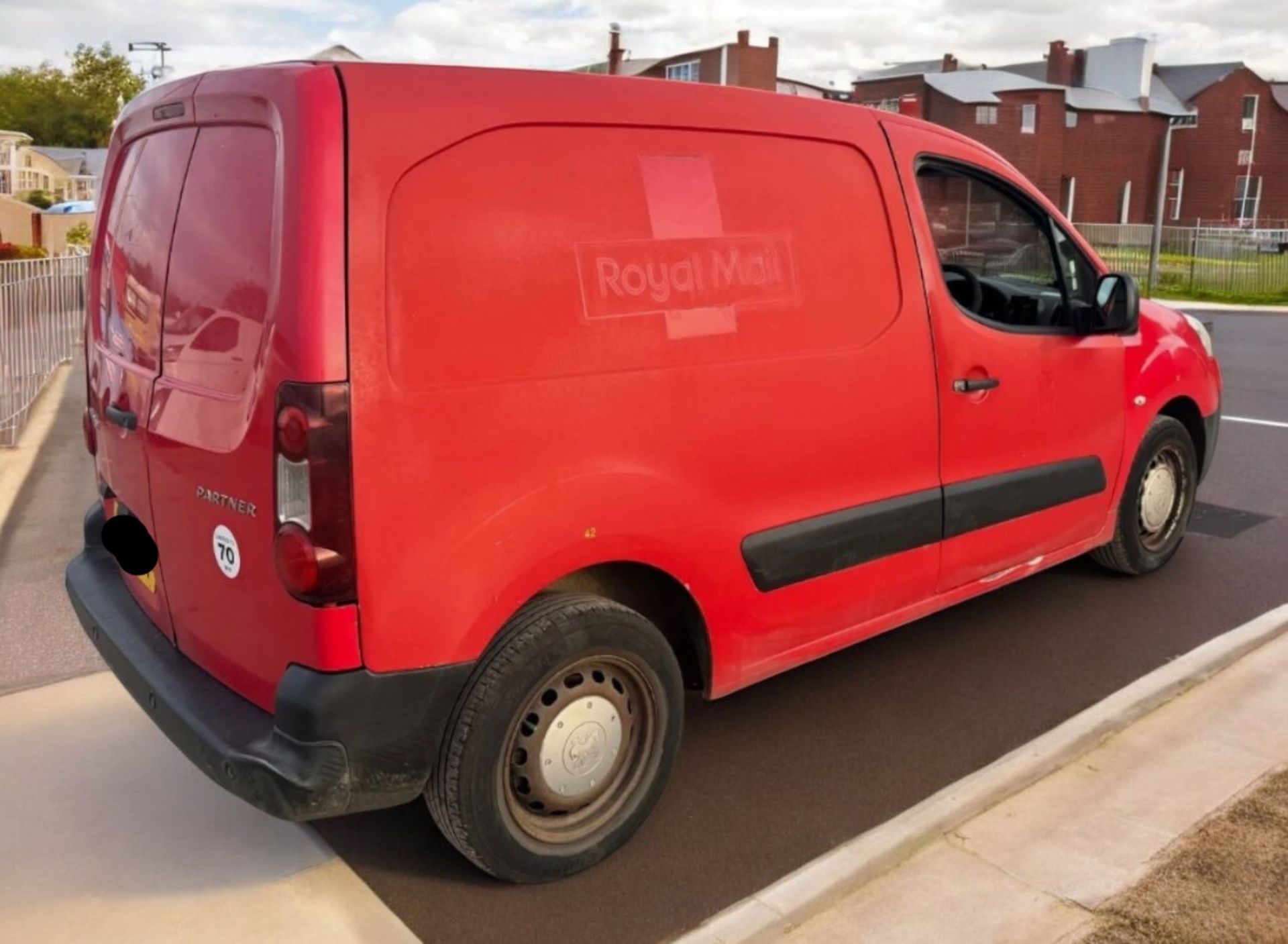 2012 PEUGEOT PARTNER 625 S 1.6 HDI PANEL VAN – DIESEL – MANUAL – RED - Image 5 of 12