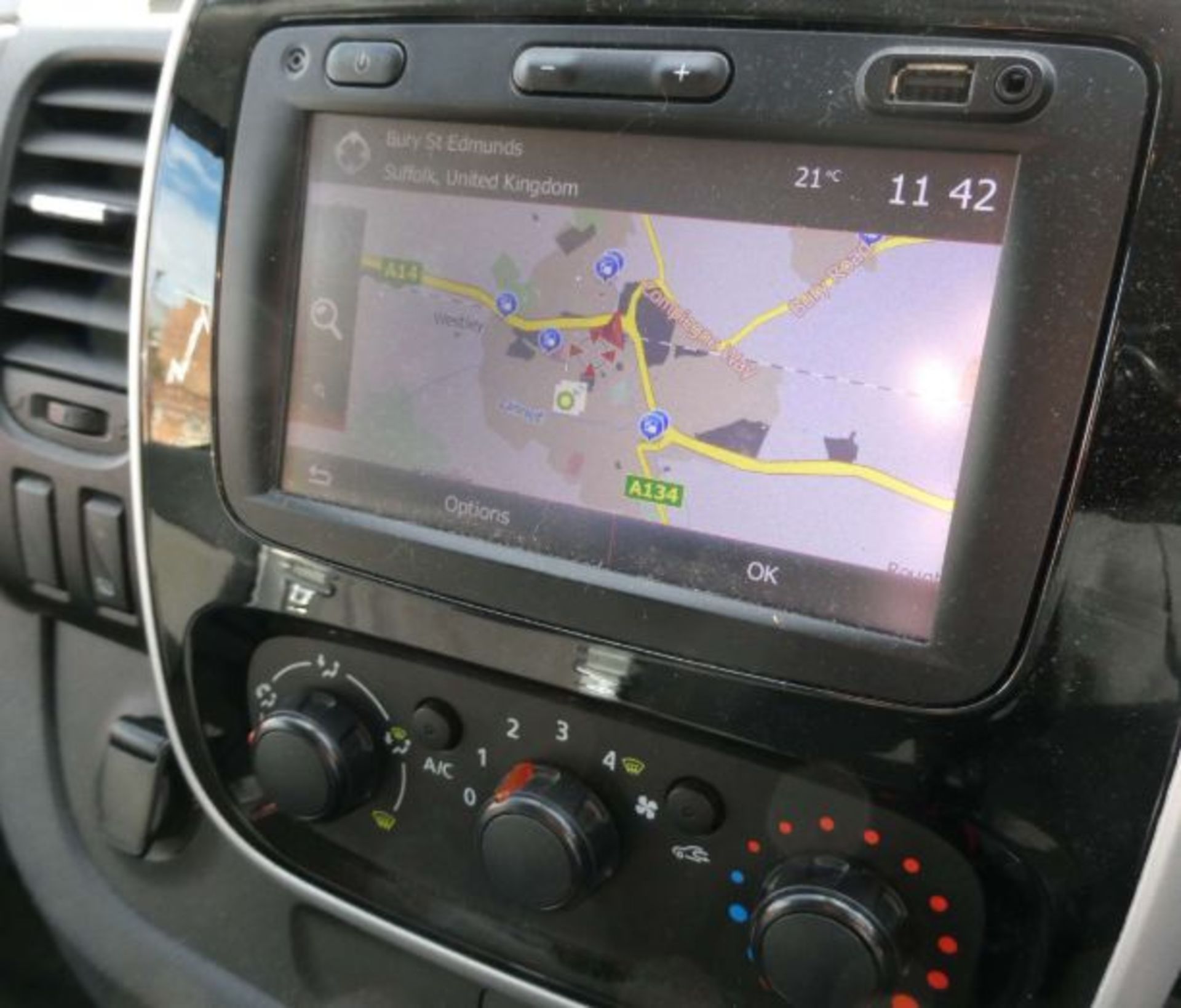 2017 RENAULT TRAFIC LL29 SPORT NAV ENERGY DCI – LWB – 97K – BLACK - Image 7 of 13