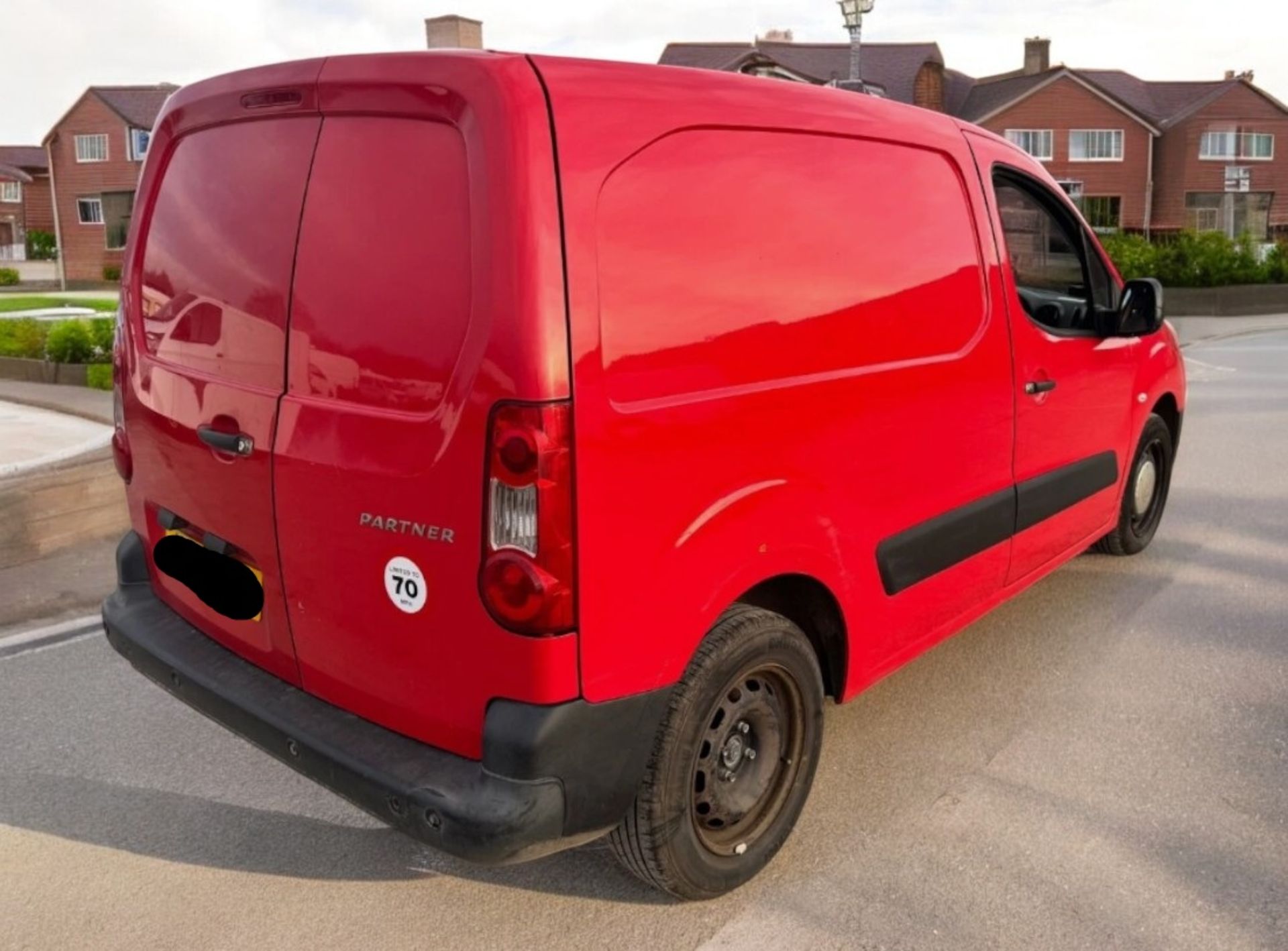 **(ONLY 116K MILEAGE)** 2012 PEUGEOT PARTNER 625 S 1.6 HDI PANEL VAN – DIESEL – MANUAL – RED - Image 6 of 16