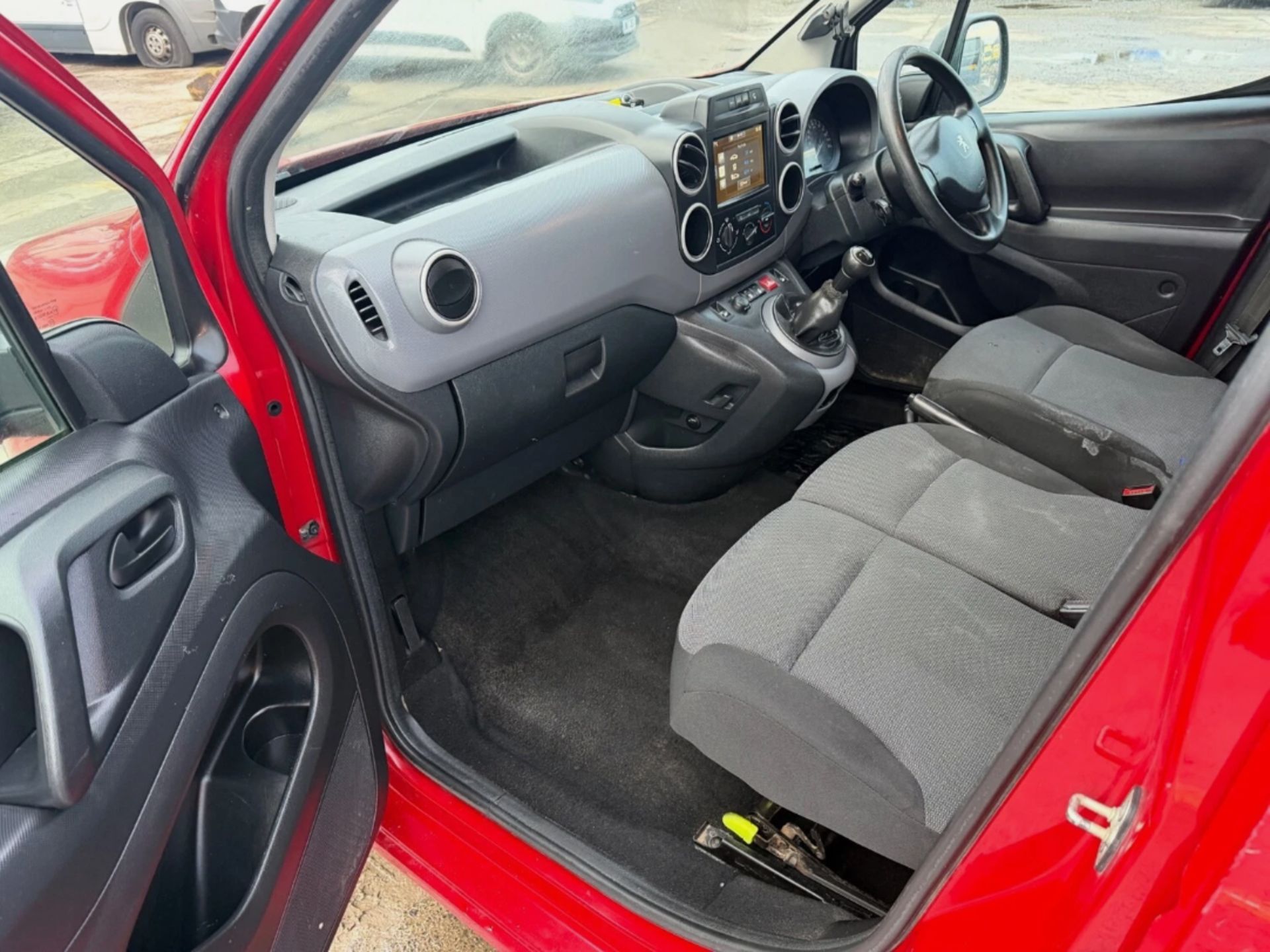 **(ONLY 96K MILEAGE)** 2017/17 PEUGEOT PARTNER PROFESSIONAL EURO 6 ULEZ FREE - Image 10 of 14