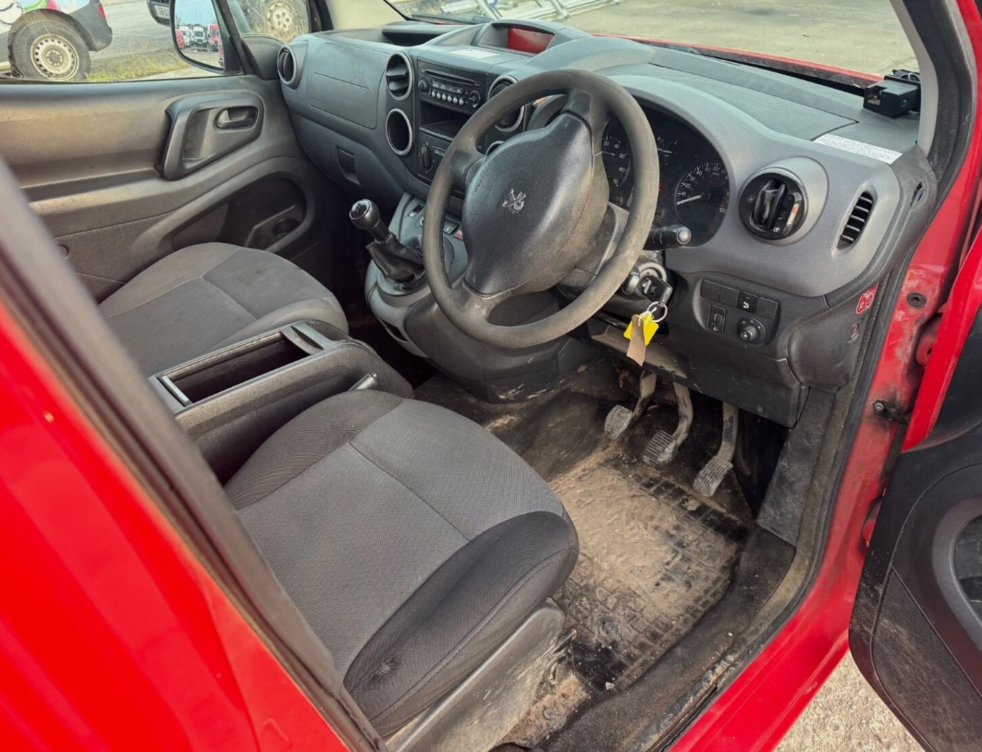 **(ONLY 116K MILEAGE)** 2012 PEUGEOT PARTNER 625 S 1.6 HDI PANEL VAN – DIESEL – MANUAL – RED - Image 10 of 16