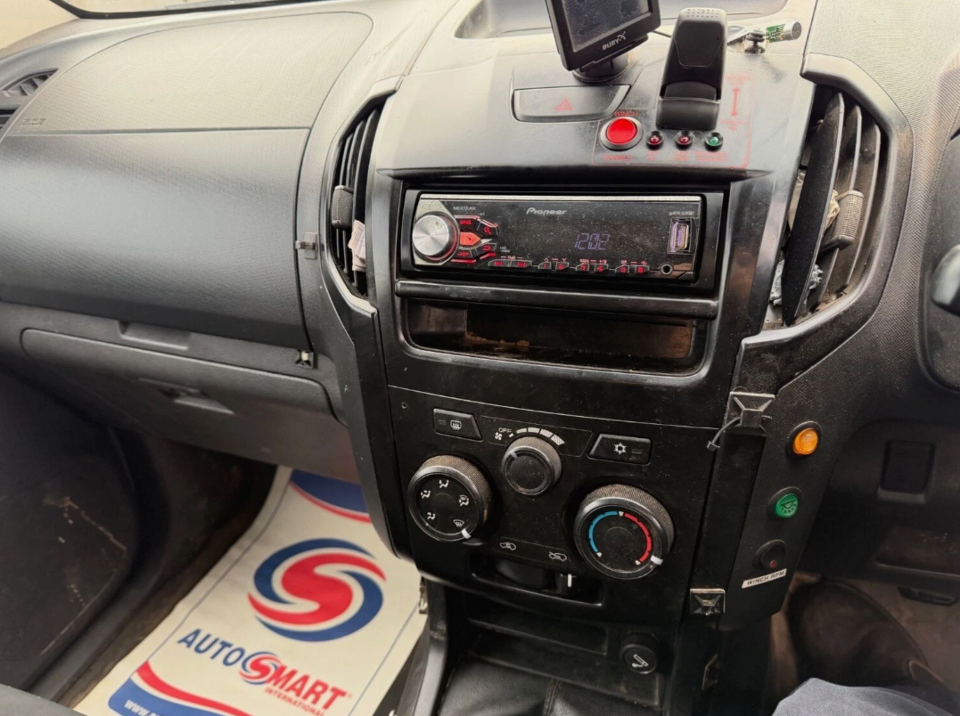 2017 ISUZU D-MAX SUPER CAB 4X4 EURO 6 - Image 18 of 19