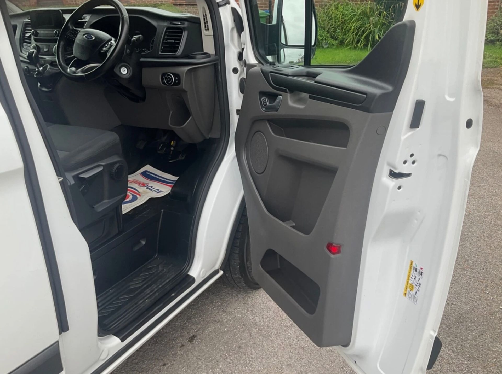 **(ONLY 109K MILEAGE)** 2020 FORD TRANSIT CUSTOM 300 TREND ECOBLUE - Image 9 of 16