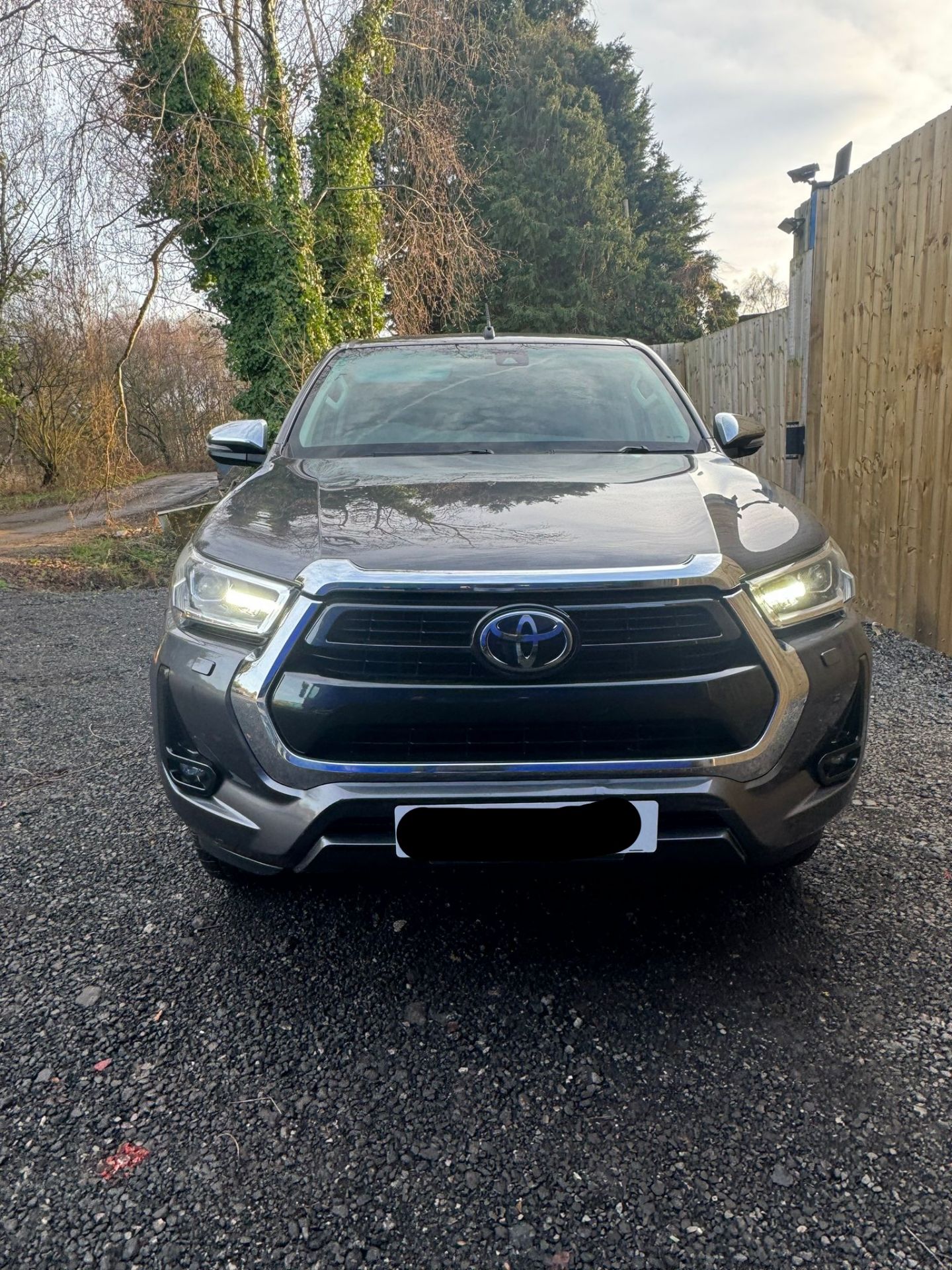 2021 TOYOTA HILUX INVINCIBLE D-4D 4WD DCB AUTOMATIC – GREY - Image 15 of 20