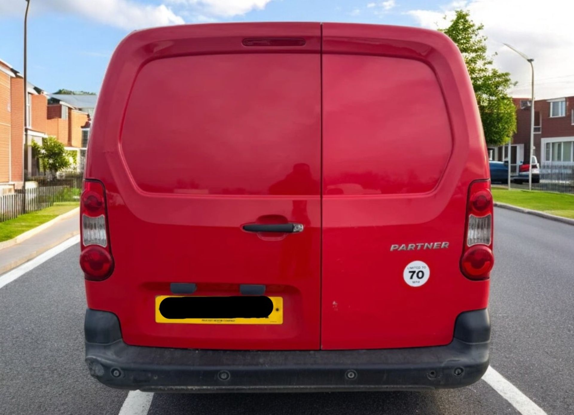 **(ONLY 116K MILEAGE)** 2012 PEUGEOT PARTNER 625 S 1.6 HDI PANEL VAN – DIESEL – MANUAL – RED - Image 5 of 16