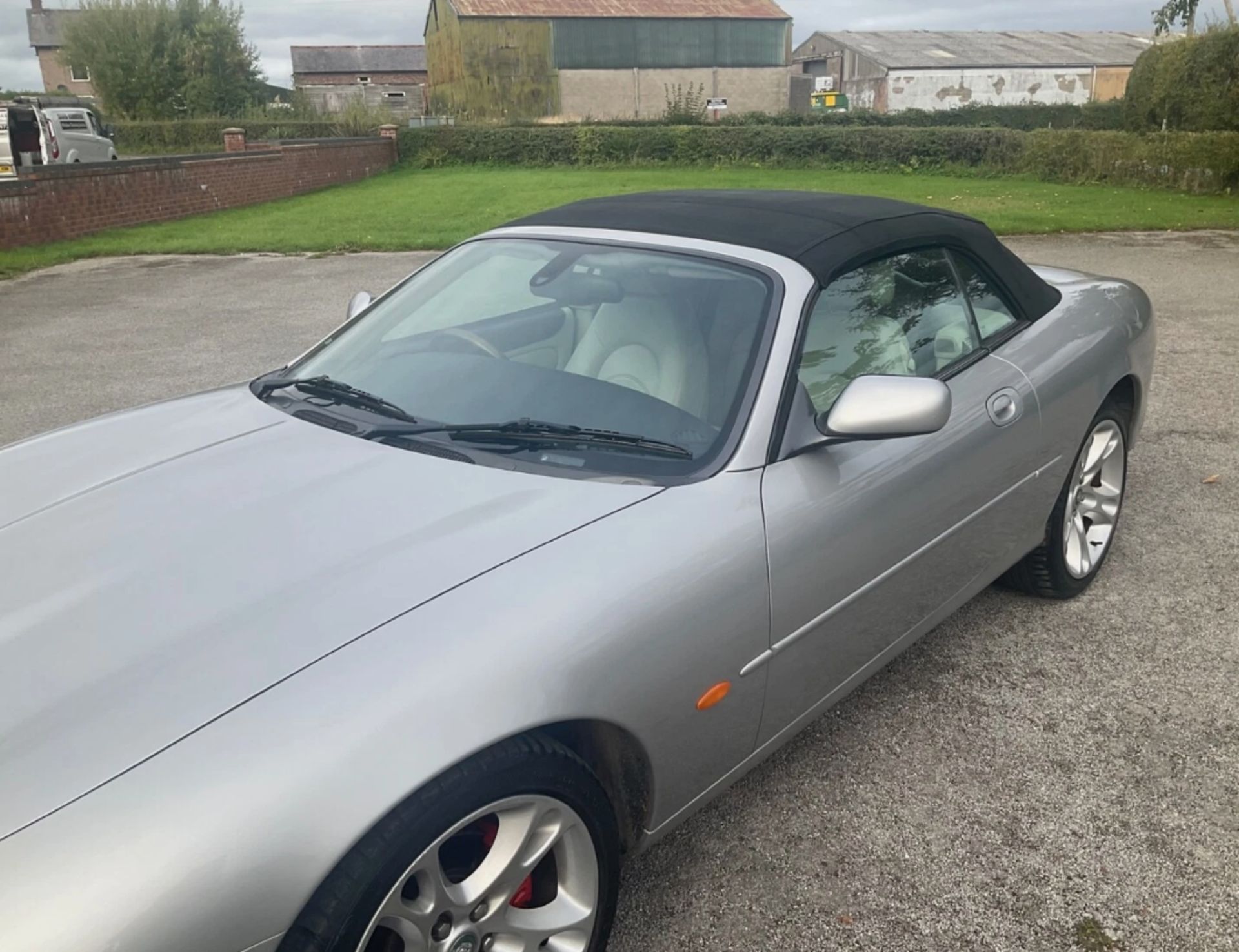 **(ONLY 106K MILEAGE)** 2003 JAGUAR XK8 4.2 CONVERTIBLE AUTOMATIC>>--NO VAT ON HAMMER--<< - Image 9 of 21