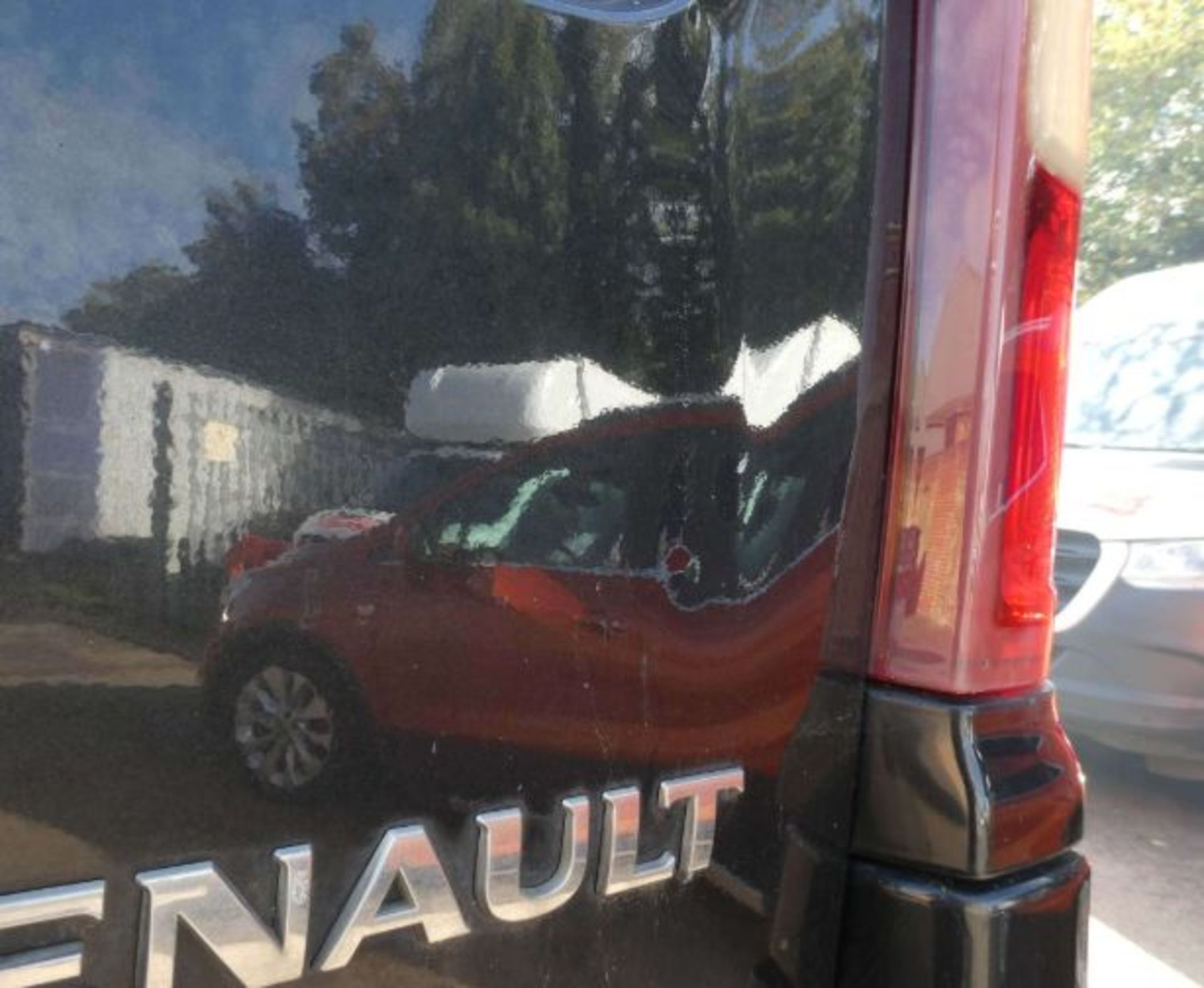 2017 RENAULT TRAFIC LL29 SPORT NAV ENERGY DCI – LWB – 97K – BLACK - Image 9 of 13