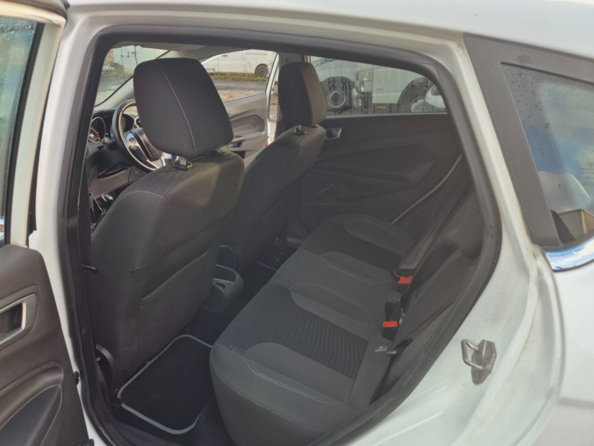 FORD FIESTA 1.5 TDCI ZETEC – 2013>>--NO VAT ON HAMMER--<< - Image 13 of 16