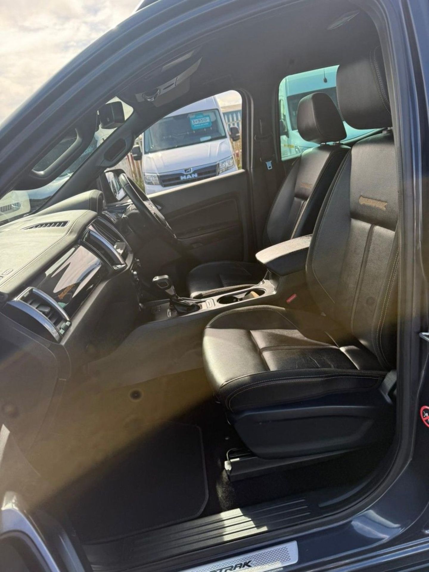 **(ONLY 77K MILEAGE)** 2022 ON 22 PLATE FORD RANGER WILDTRAK 4X4 210BHP AUTO DOUBLE CAB PICK UP - Image 9 of 14