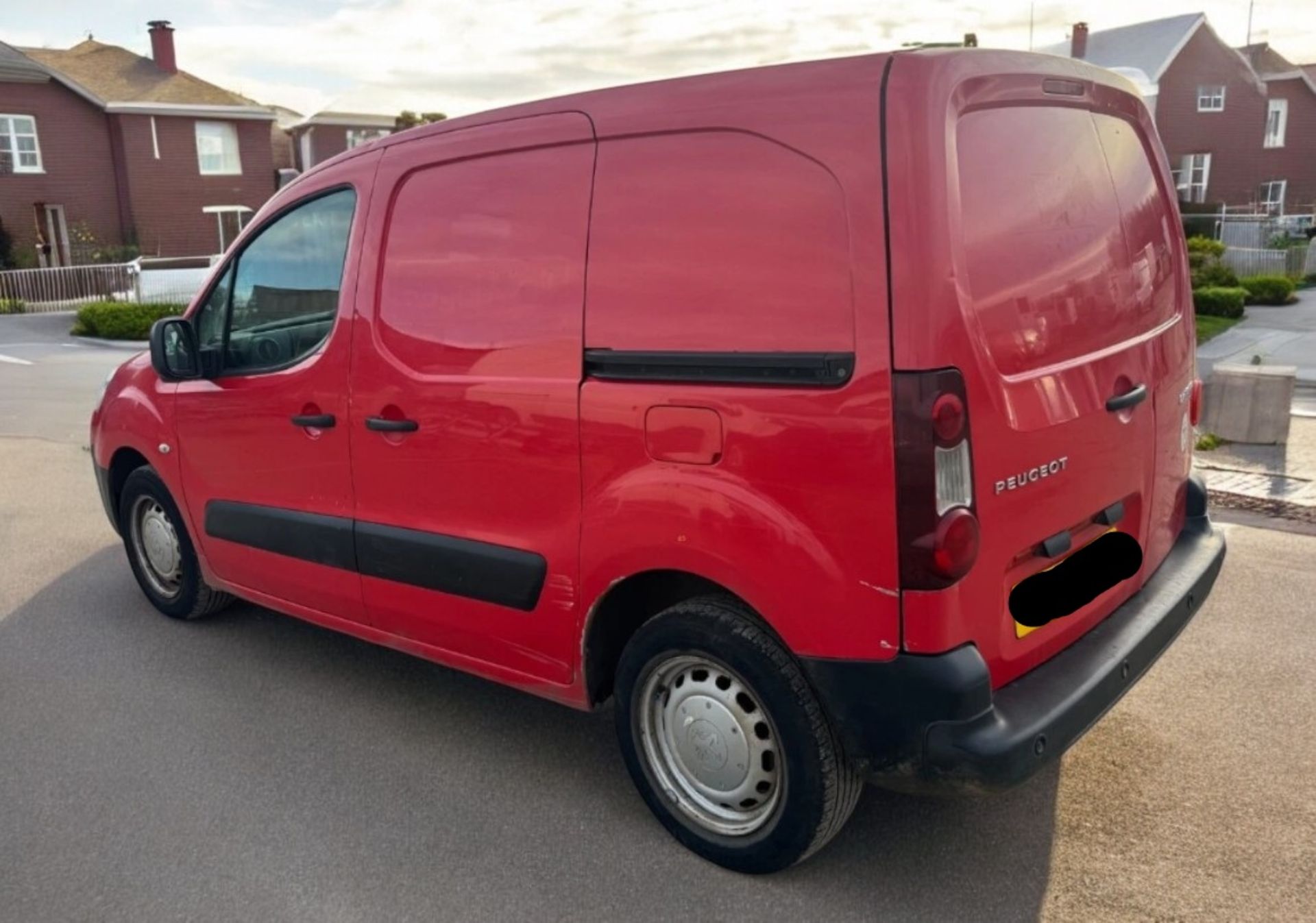 2012 PEUGEOT PARTNER 625 S 1.6 HDI PANEL VAN – DIESEL – MANUAL – RED - Image 4 of 12