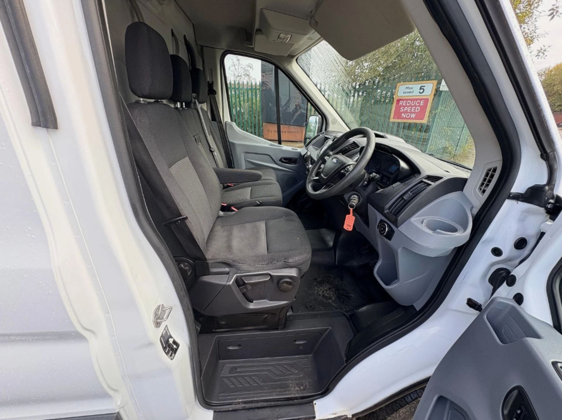 2018 FORD TRANSIT 2.0 TDCI 130 LWB FRIDGE VAN – EURO 6, ULEZ COMPLIANT - Image 11 of 15