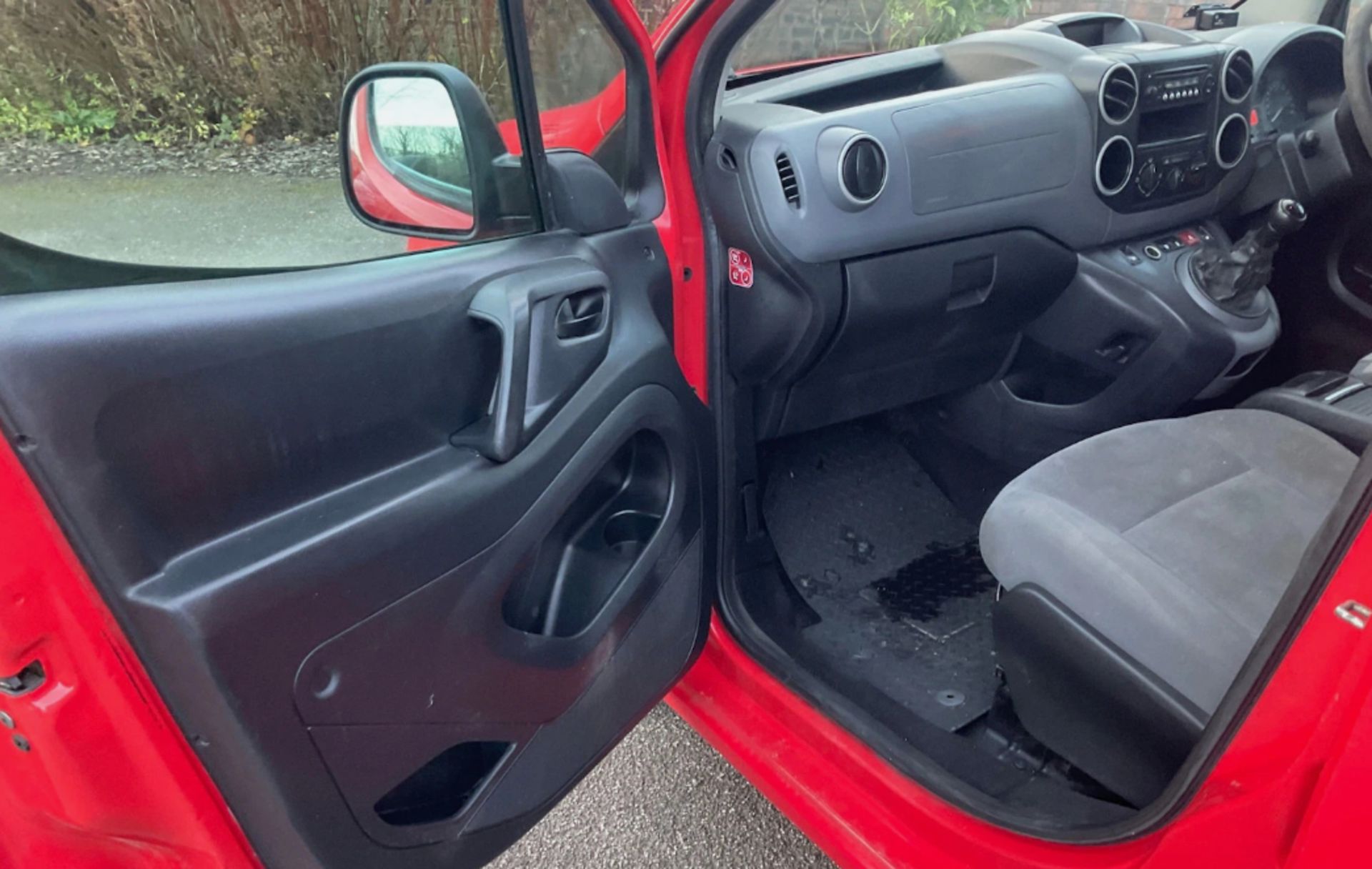 **(ONLY 75K MILEAGE)** 2012 PEUGEOT PARTNER 625 S L1 HDI PANEL VAN>>--NO VAT ON HAMMER--<< - Image 10 of 13