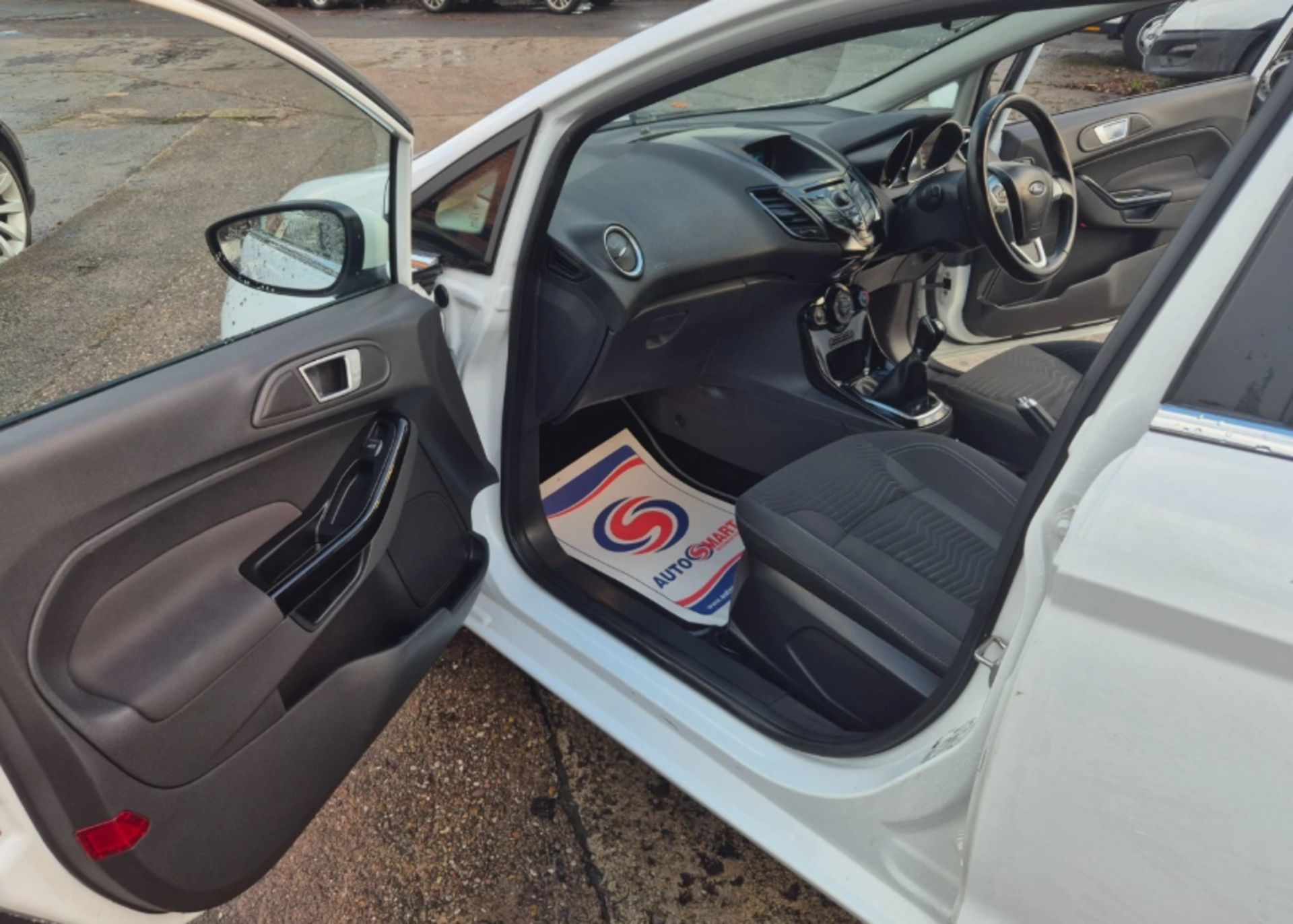 FORD FIESTA 1.5 TDCI ZETEC – 2013>>--NO VAT ON HAMMER--<< - Image 15 of 16