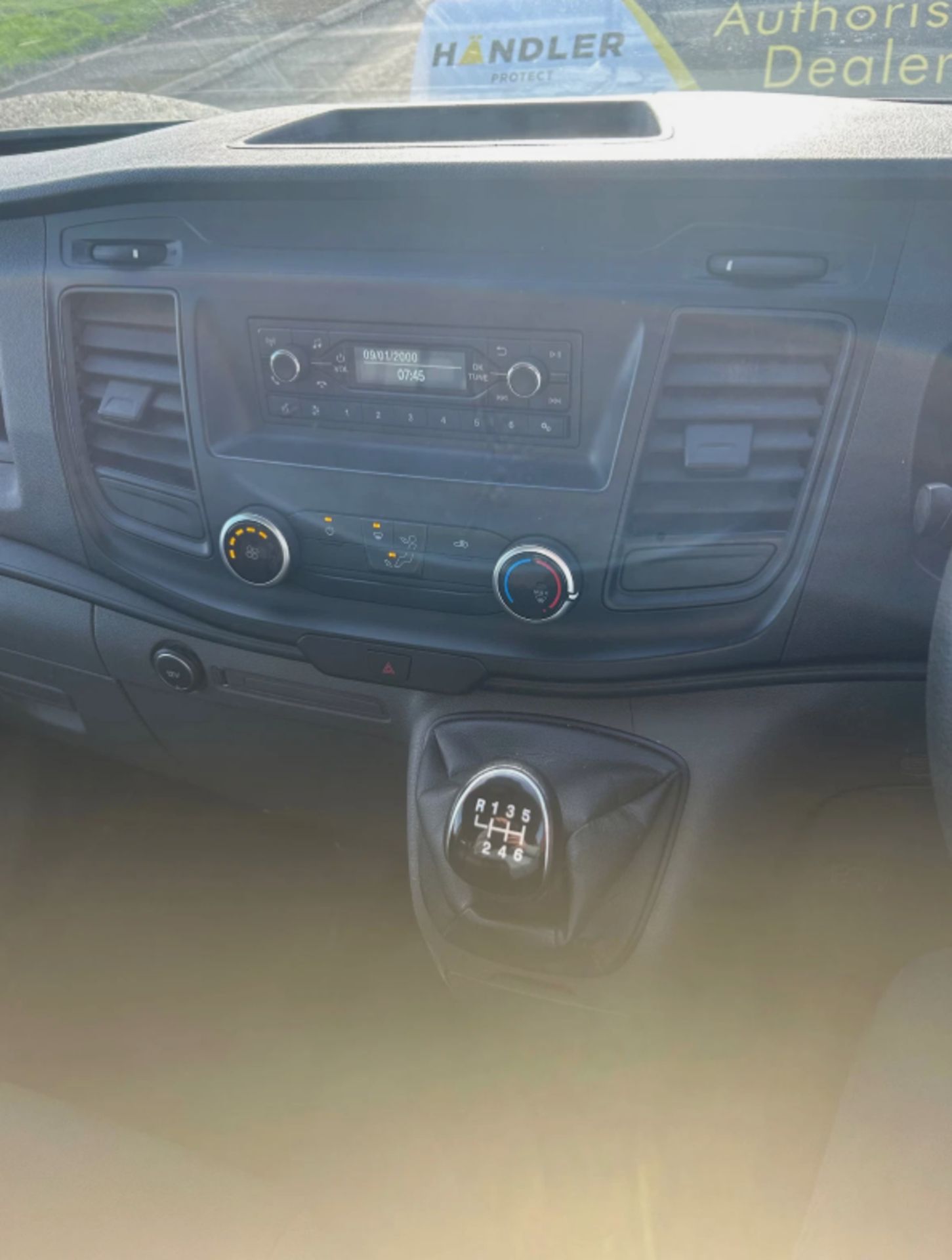 2018 FORD TRANSIT CUSTOM 2.0 TDCI 105PS LOW ROOF D/CAB VAN - Image 11 of 12