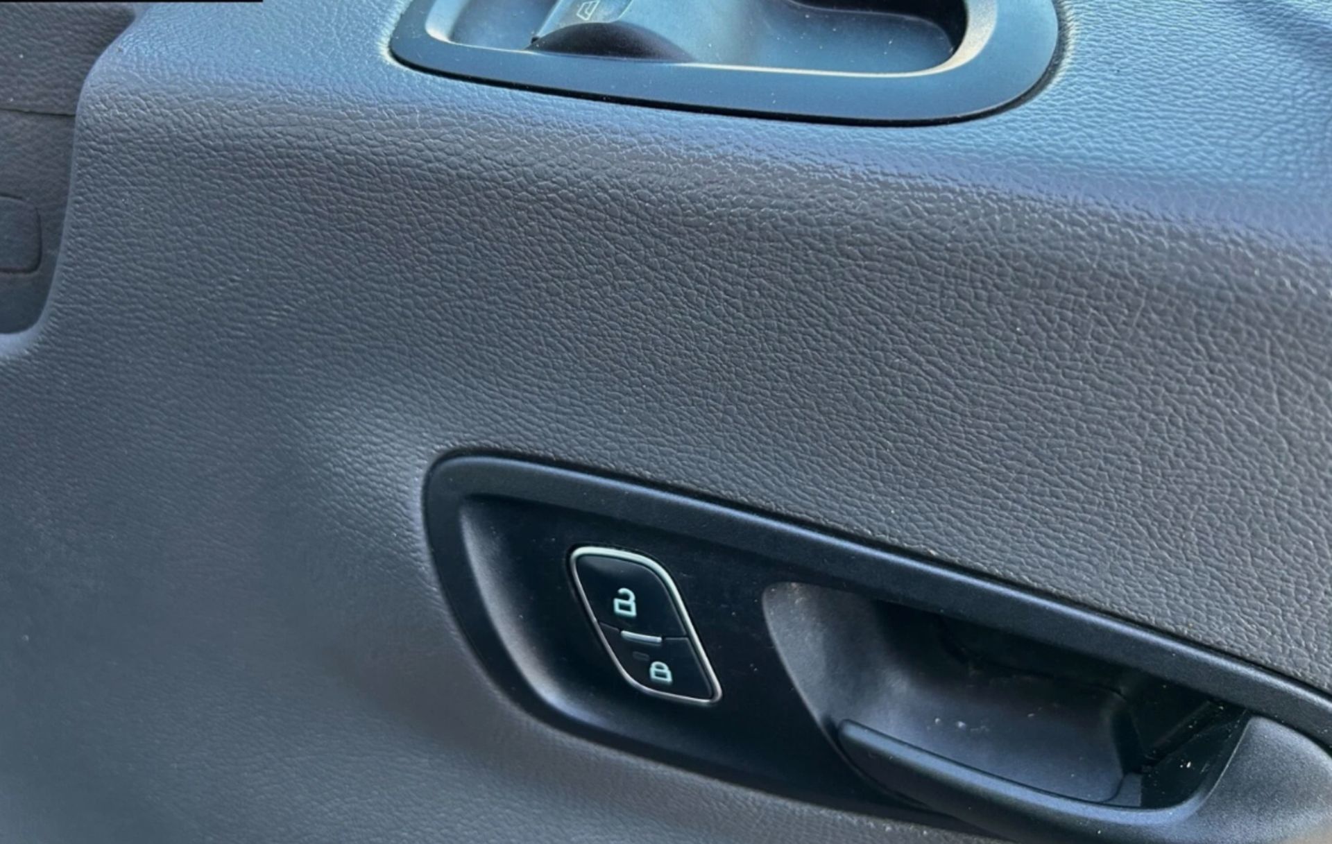 **(ONLY 81K MILEAGE)** 2022 FORD TRANSIT T350 130 BHP TREND EXLWB EXHIGH ROOF JUMBO L4 H3 - Image 15 of 21