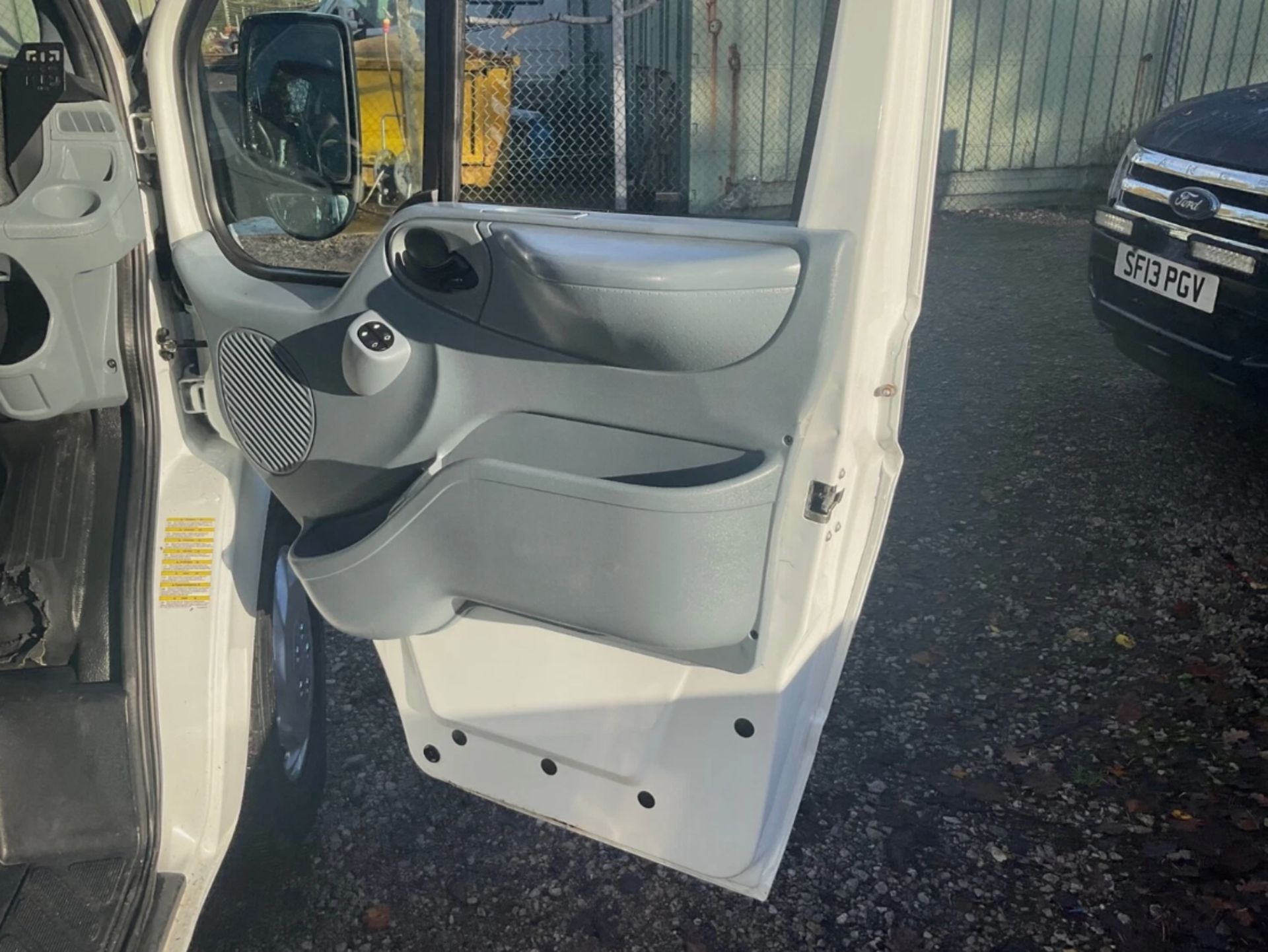 **(ONLY 118K MILEAGE)** 2013 FORD TRANSIT 100 T350 RWD – WELFARE / PANEL VAN>>--NO VAT ON HAMMER--<< - Image 9 of 15