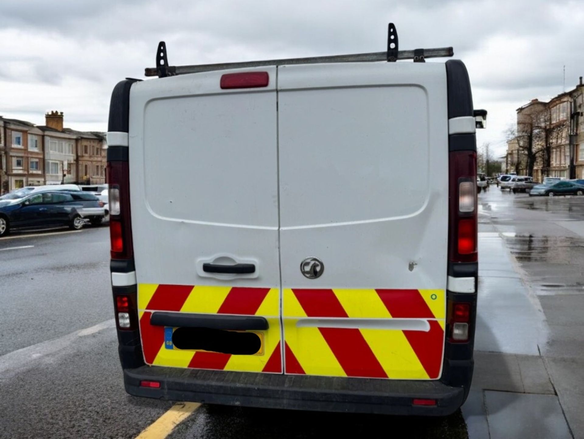 2017 VAUXHALL VIVARO SWB 6 SEATER FACTORY DOUBLE CAB - Image 5 of 15