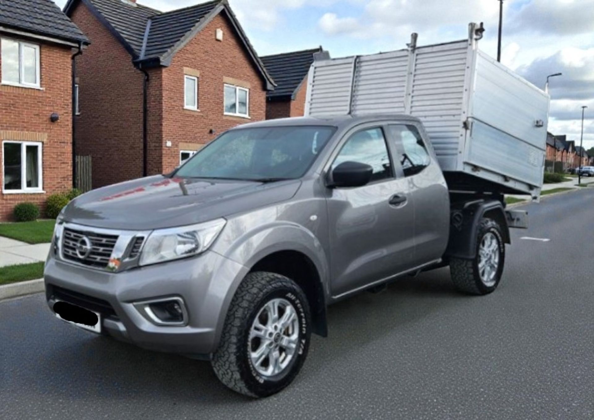 **(ONLY 60K MILEAGE)** 2021 NISSAN NAVARA ACENTA DCI 2.3 DIESEL MANUAL KING CAB PICKUP