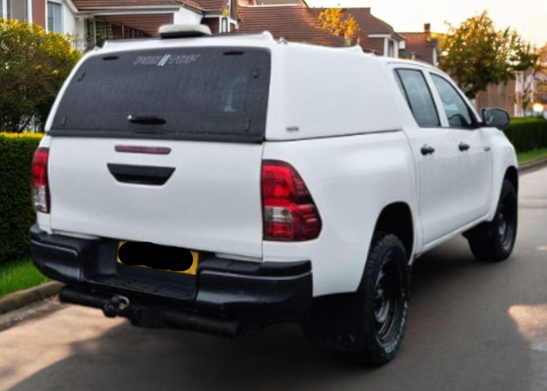 **(ONLY 104K MILEAGE)** 2019 TOYOTA HILUX ACTIVE D-4D 4WD DOUBLE CAB - Image 8 of 13